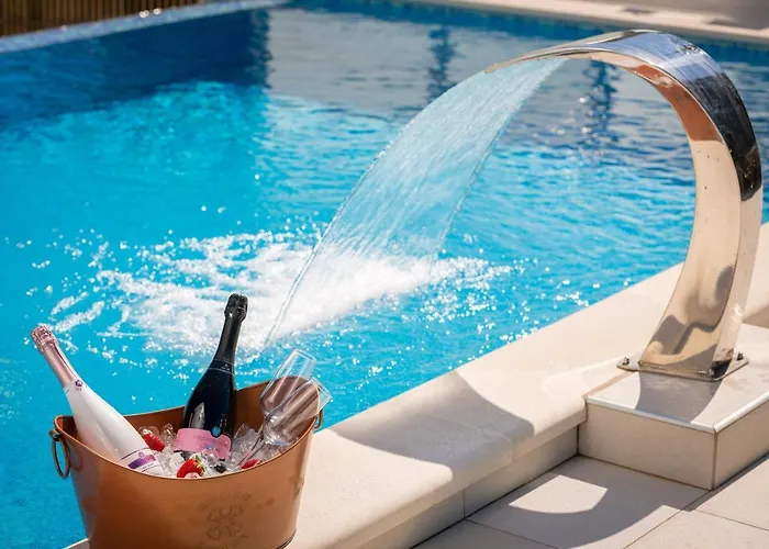 בית הארחה Aqua - Adults Only 4*