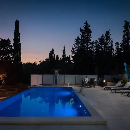 Aqua - Adults Only Guest house *