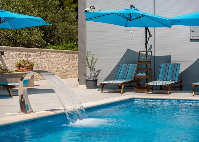 Aqua - Adults Only Guest house